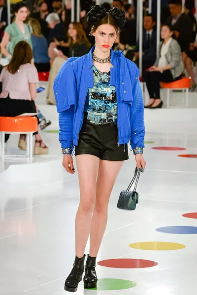Look 28
